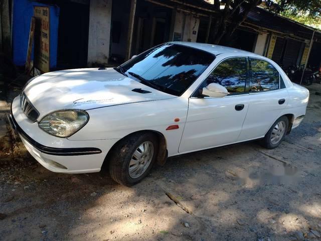 Cần bán gấp Daewoo Nubira đời 2001, màu trắng, nhập khẩu