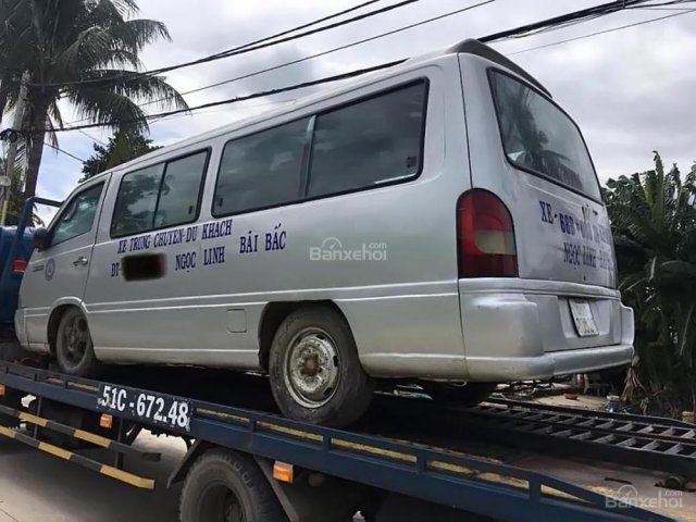 Bán xe Mercedes 140D 2002, màu bạc