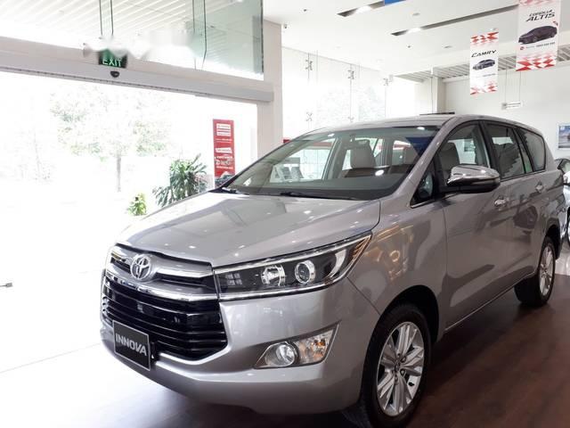 Bán Toyota Innova sản xuất năm 2018, màu bạc