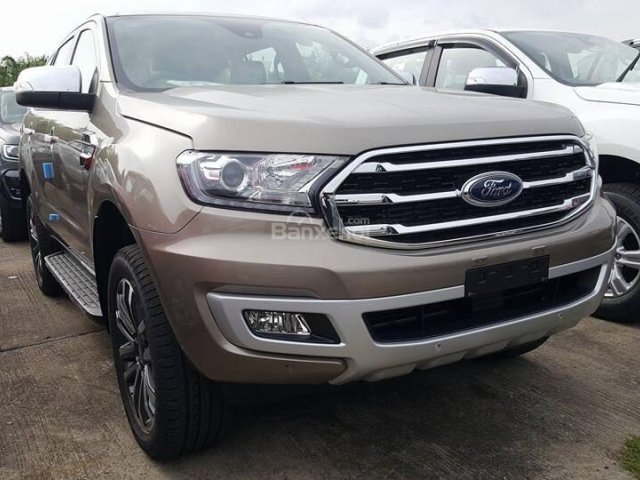 Ford Everest Titanium 2.0 đời 2018, liên hệ để đặt xe ngay, hỗ trợ mua xe trả góp lãi suất ưu đãi