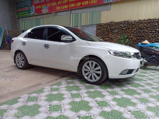 Bán xe Kia Forte năm sản xuất 2009, màu trắng, giá 385 triệu