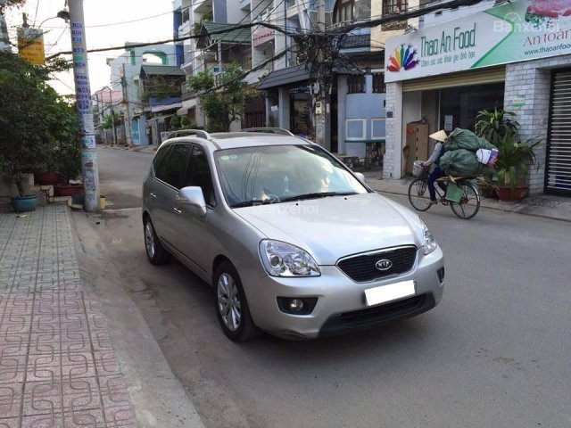 Bán nhanh Kia Carens 2.0 MT 2013 bạc sunrup, bản vip