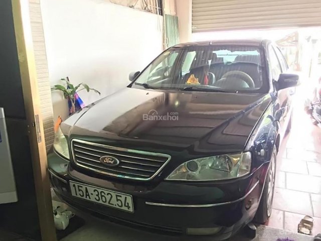 Bán xe Ford Mondeo sản xuất 2004, màu đen, chính chủ ít đi