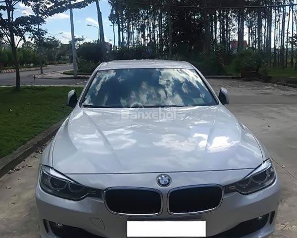 Em bán xe BMW 320i màu trắng, nội thất đen