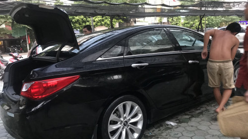 Cần bán lại xe Hyundai Sonata 2.0 AT 2011, màu đen 