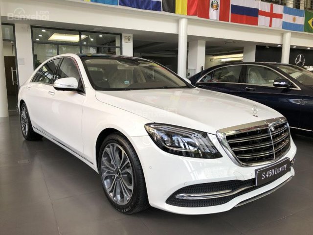 Bán xe Mercedes S450L giảm giá tới 83 triệu trong tháng 9, tặng phiếu thay dầu miễn phí 1 năm