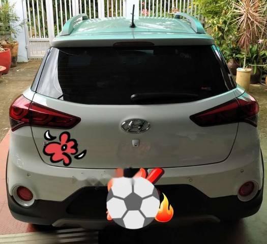 Bán xe Hyundai i20 Active đời 2017, màu trắng, nhập khẩu 