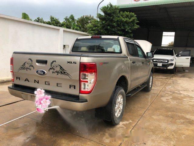 Bán Ford Ranger XLS năm 2015, màu vàng cát