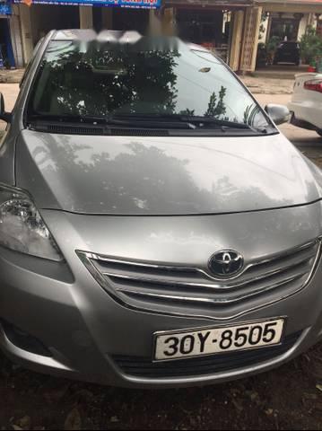 Cần bán xe Toyota Vios năm sản xuất 2011, màu bạc