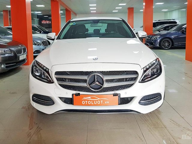 Cần bán Mercedes C300 AMG năm sản xuất 2015