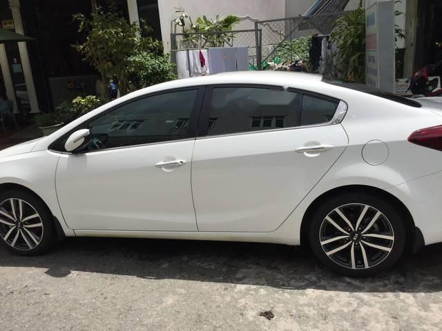 Bán Kia Cerato sản xuất 2017, màu trắng số tự động giá cạnh tranh