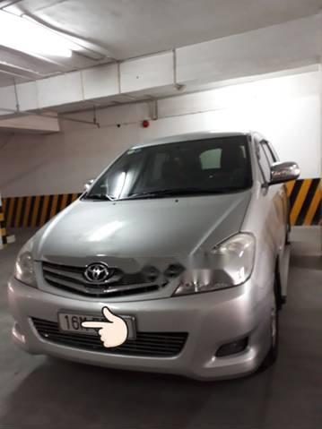 Bán xe Toyota Innova năm sản xuất 2009, màu bạc 