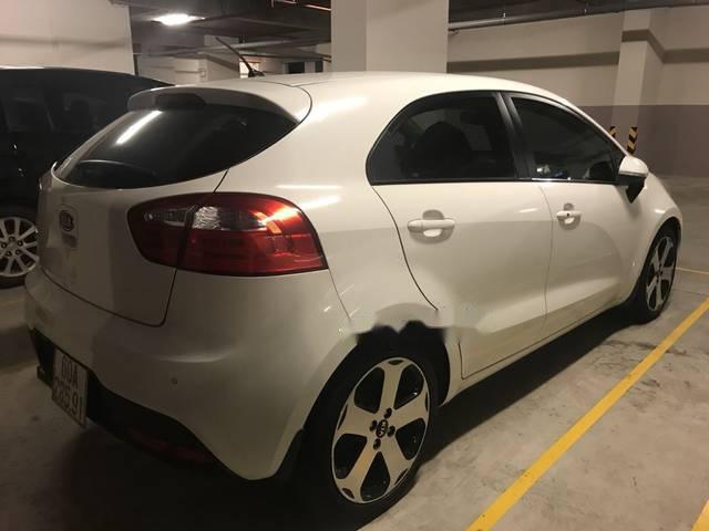 Bán ô tô Kia Rio đời 2012, màu trắng chính chủ, giá 425tr