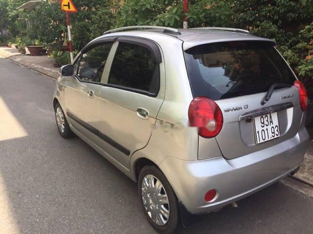 Bán xe Chevrolet Spark đời 2010, màu bạc