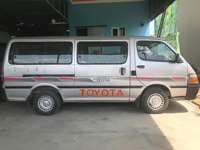 Bán ô tô Toyota Hiace 2004, màu hồng đẹp như mới, giá chỉ 65 triệu