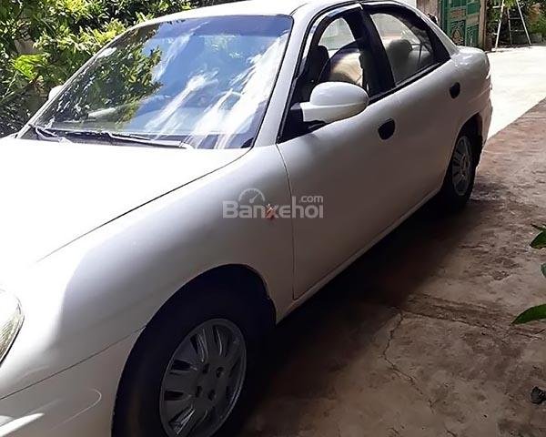 Cần bán Daewoo Nubira II 1.6 2002, màu trắng, giá 83tr