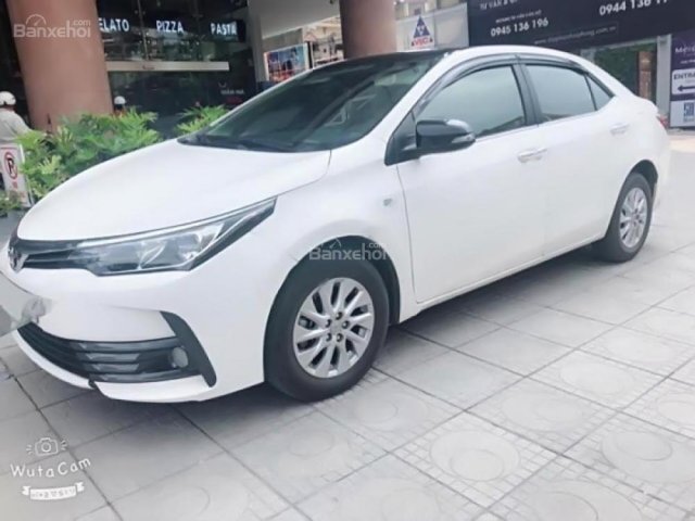 Bán xe Toyota Corolla altis 1.8 đời 2018, màu trắng chính chủ  