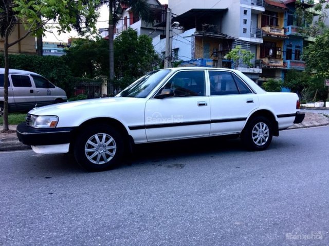 Bán ô tô Toyota Cressida XL, sx 1996, màu trắng, xe đại sứ quán đi