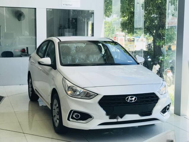 Bán xe Hyundai Accent 1.4MT 2018, màu trắng