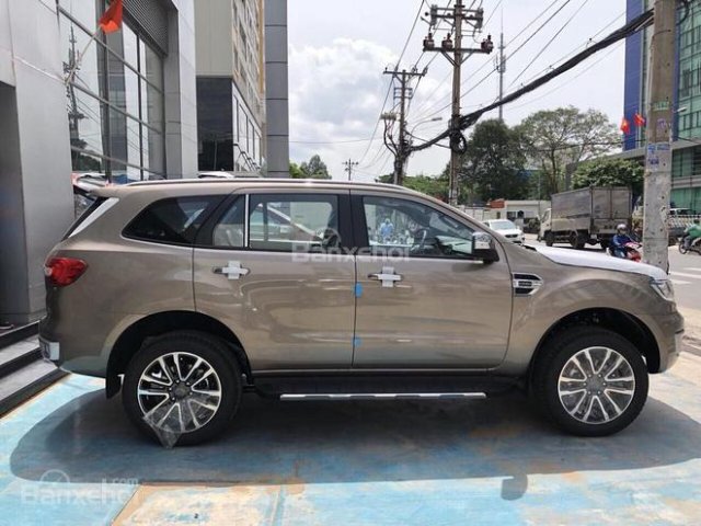 Ford Everest 2.0L mới 2019 số tự động 10 cấp, hỗ trợ trả góp 80%, 250tr nhận xe ngay. Lh 09117778660