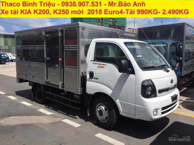 Bán trả góp xe tải Kia K250 thùng kín, tải trọng 2490kg đời 2018