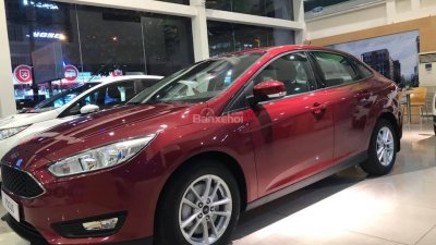 Bán Ford Focus 2018, đẹp không tì vết mới 100%, giá tốt nhất thị trường, khuyến mại khủng LH: 096.147.1536