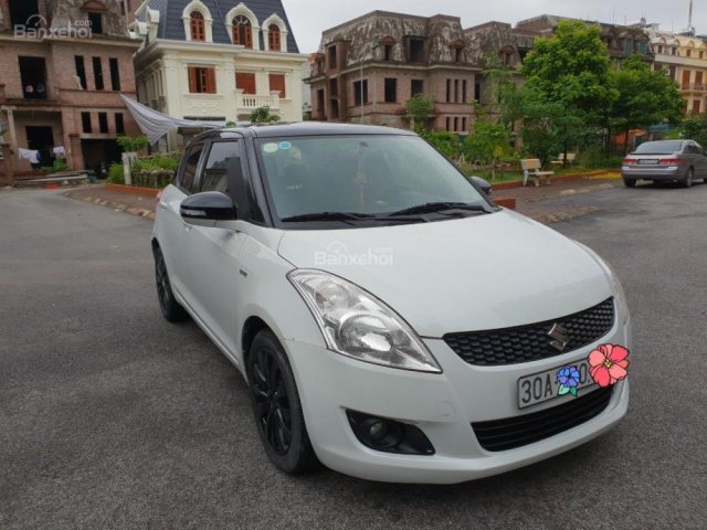 Bán Suzuki Swift đời 2015, màu trắng