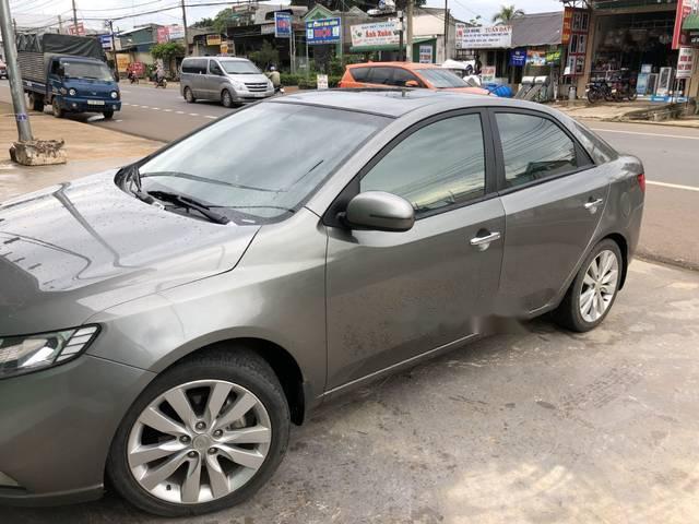 Cần bán lại xe Kia Forte sản xuất 2011, màu xám