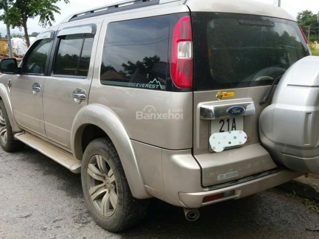 Bán ô tô Ford Everest MT 4x4 sản xuất 2010, ĐK lần đầu 2012 màu hồng phấn