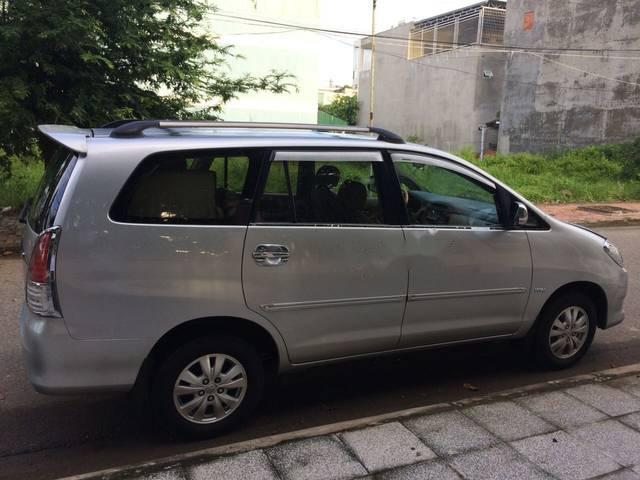 Bán Toyota Innova 2010, màu bạc chính chủ, giá tốt