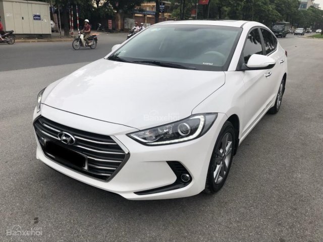 Bán ô tô Hyundai Elantra GLS 1.6AT đời 2017, màu trắng