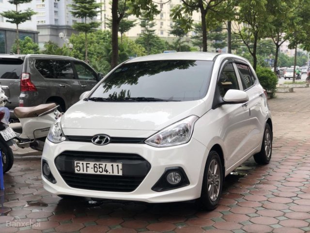 Bán xe Hyundai Grand i10 1.0 năm 2015, màu trắng, nhập khẩu