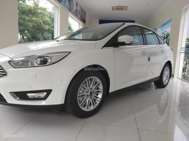 Bán Ford Focus 2018, hỗ trợ trả góp lên đến 90% giá trị xe