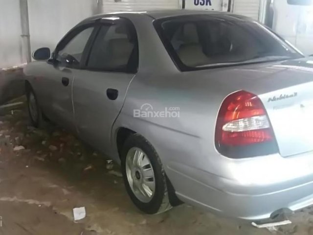Cần bán Daewoo Nubira sản xuất 2003, màu bạc, xe còn mới