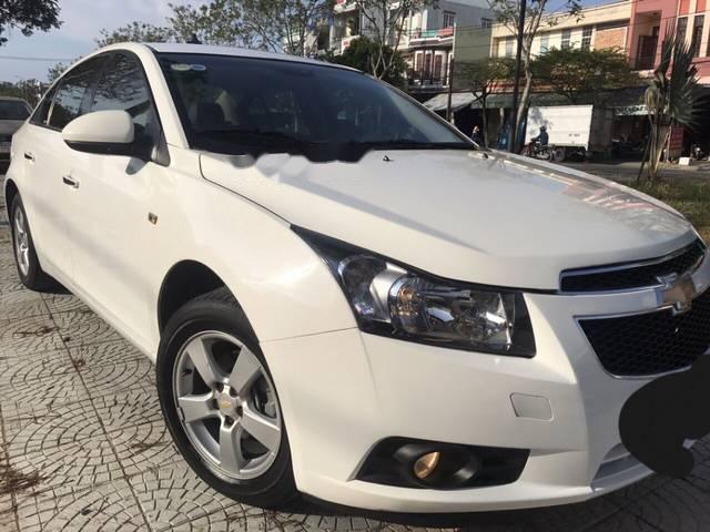 Cần bán lại xe Chevrolet Cruze 2011, màu trắng, giá tốt