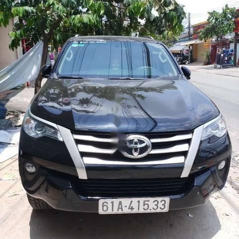 Cần bán gấp Toyota Fortuner 2.4G MT đời 2017, màu đen, giá 980tr