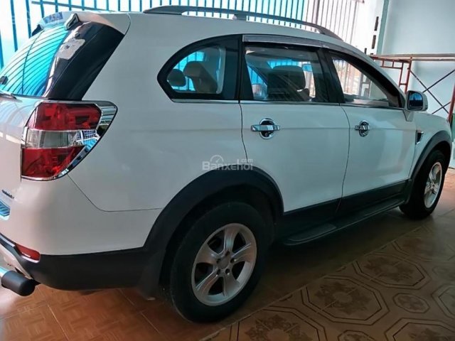 Cần bán Chevrolet Captiva LT 2.4 MT sản xuất 2009, màu trắng số sàn