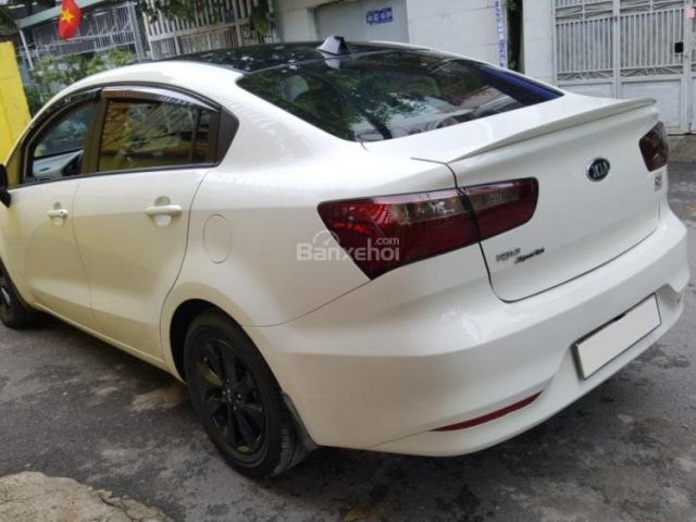 Cần bán xe Kia Rio 2016 số tự động, màu trắng, nhập Korea nguyên chiếc