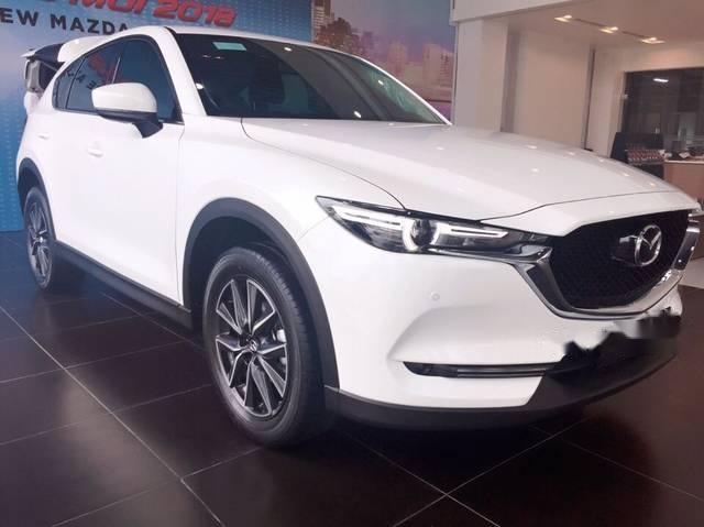 Cần bán xe Mazda CX 5 năm sản xuất 2018, màu trắng, mới 100%