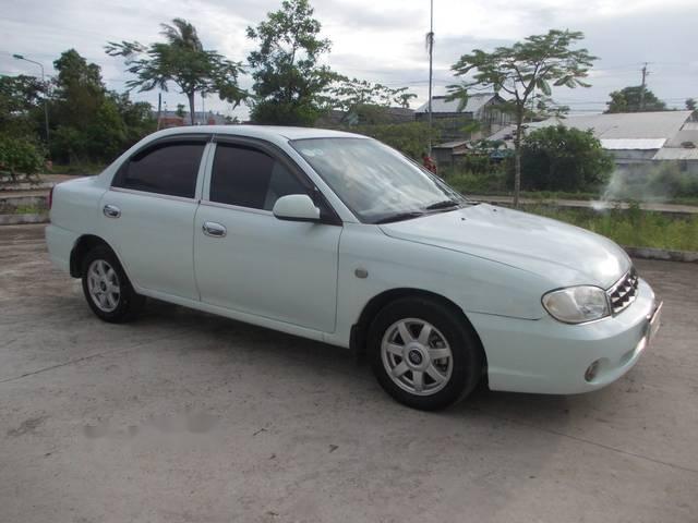 Cần bán gấp Kia Spectra MT năm 2004, màu trắng còn mới, giá 125tr