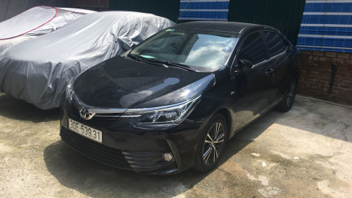 Bán Toyota Corolla altis 1.8G AT 2018, màu đen  