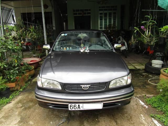 Cần bán Toyota Corolla sản xuất 2001, màu xám số sàn 