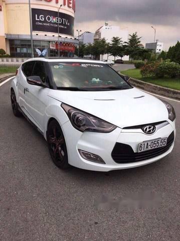 Cần bán xe Hyundai Veloster AT sản xuất 2011, màu trắng, nhập khẩu Hàn Quốc  