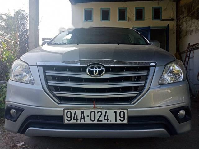 Bán ô tô Toyota Innova đời 2015, màu bạc xe gia đình giá cạnh tranh