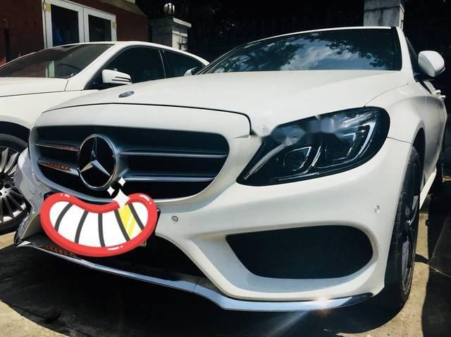 Cần bán Mercedes C300 AMG 2016, màu trắng