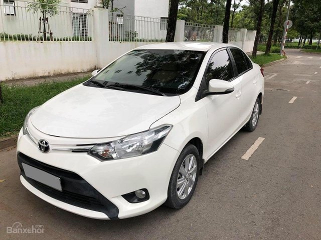 Bán Toyota Vios 2016, màu trắng, số sàn, xe ít đi như mới