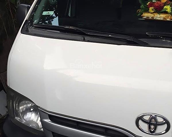 Cần bán lại xe Toyota Hiace sản xuất năm 2011, màu trắng chính chủ