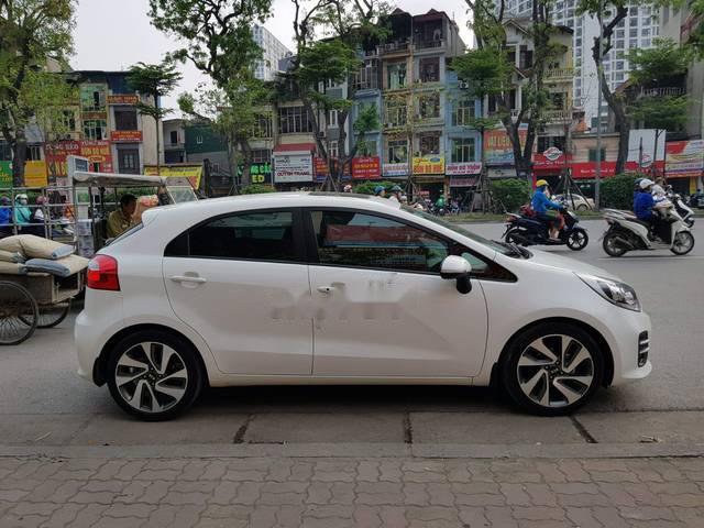 Cần bán xe Kia Rio năm sản xuất 2015, màu trắng, xe nhập chính chủ