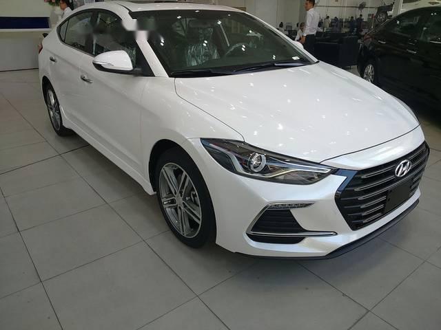 Bán Hyundai Elantra sản xuất 2018, màu trắng