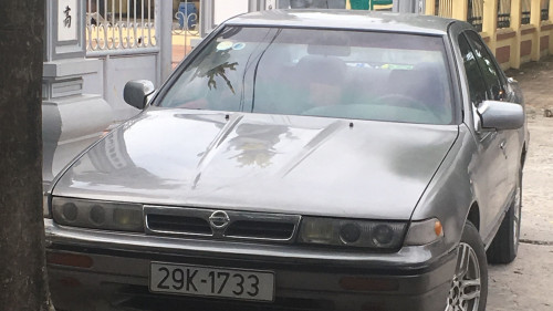 Bán Nissan Maxima 2.0 MT năm 1992, màu xám 